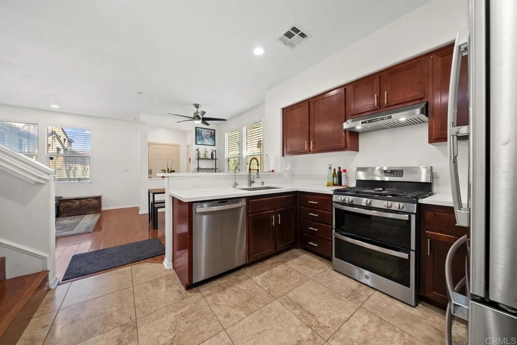 https://cdn.realtyfeed.com/cdn/127/306738339/d972e6eeafb2b2939fea80694464f300.webp