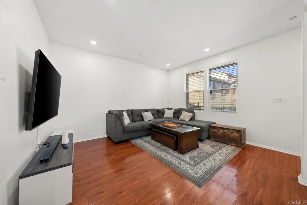 https://cdn.realtyfeed.com/cdn/127/306738339/f5e1f7b8a2ab8a6989e98e5bb5d4f0b7.webp