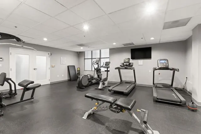https://cdn.realtyfeed.com/cdn/127/306738352/930cc297e21dadfbc034ea502cc6f700.webp