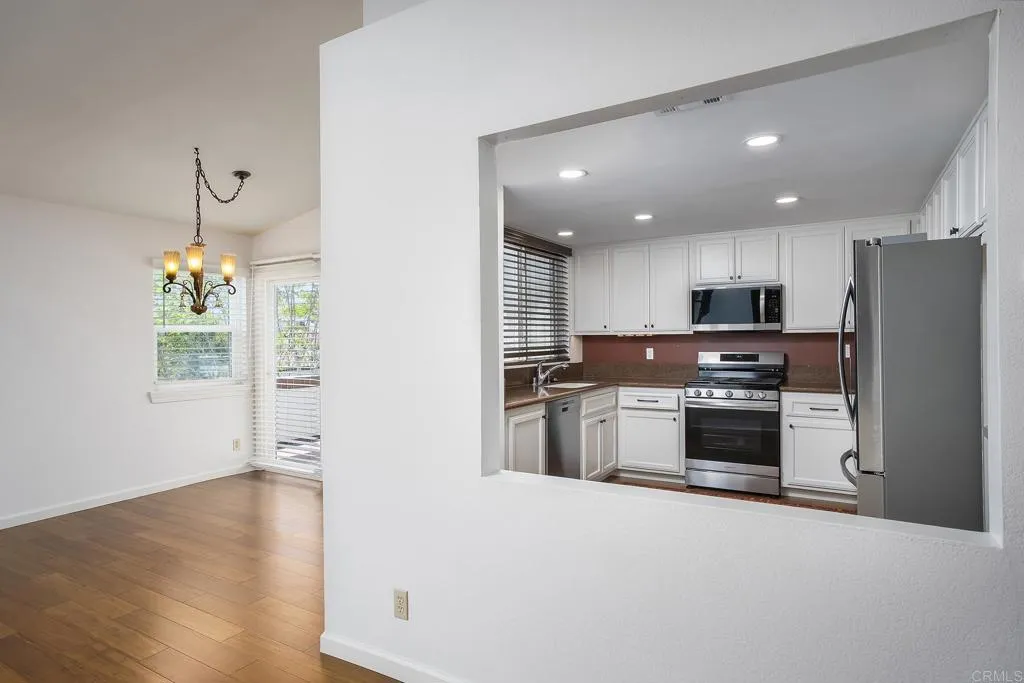 https://cdn.realtyfeed.com/cdn/127/306738359/120c46fd758c3118891352de824116ac.webp