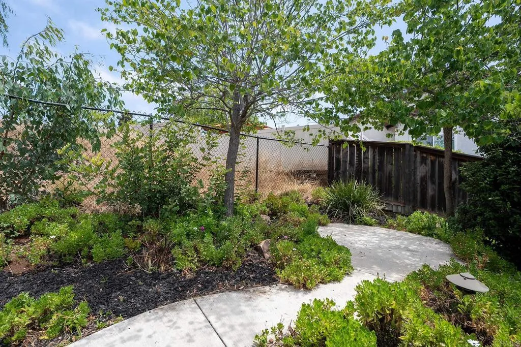 https://cdn.realtyfeed.com/cdn/127/306738359/3d8c7252de01c315ac5f91e95e7e7265.webp