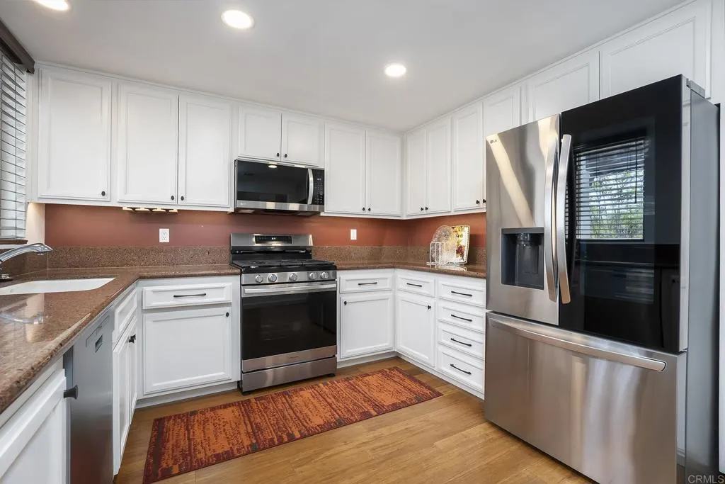 https://cdn.realtyfeed.com/cdn/127/306738359/43aa9f9641f9a133f47f614cb58fc6c3.webp