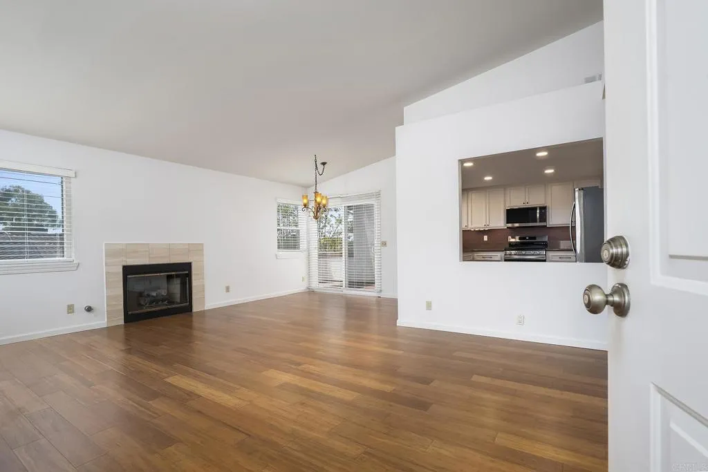 https://cdn.realtyfeed.com/cdn/127/306738359/6bd2b98b2ef6acd897413e647a8b44dc.webp