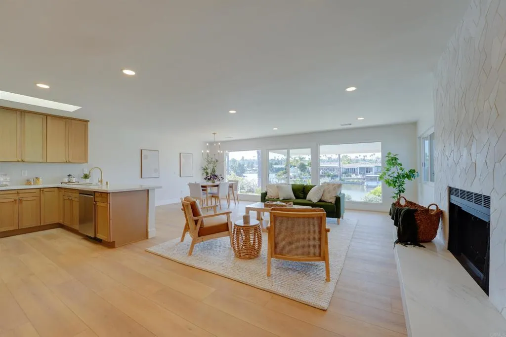 https://cdn.realtyfeed.com/cdn/127/306738392/011a2cd5cdff6a4c12a130ea70c432af.webp