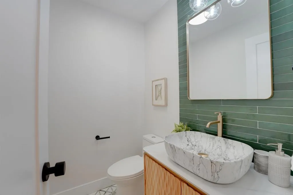 https://cdn.realtyfeed.com/cdn/127/306738392/049d6b2a6b154a2731fa09b0c484d2e4.webp