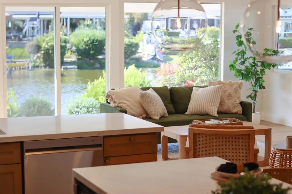 https://cdn.realtyfeed.com/cdn/127/306738392/1e7bc1288d33d10fecfedadcfae4ad55.webp