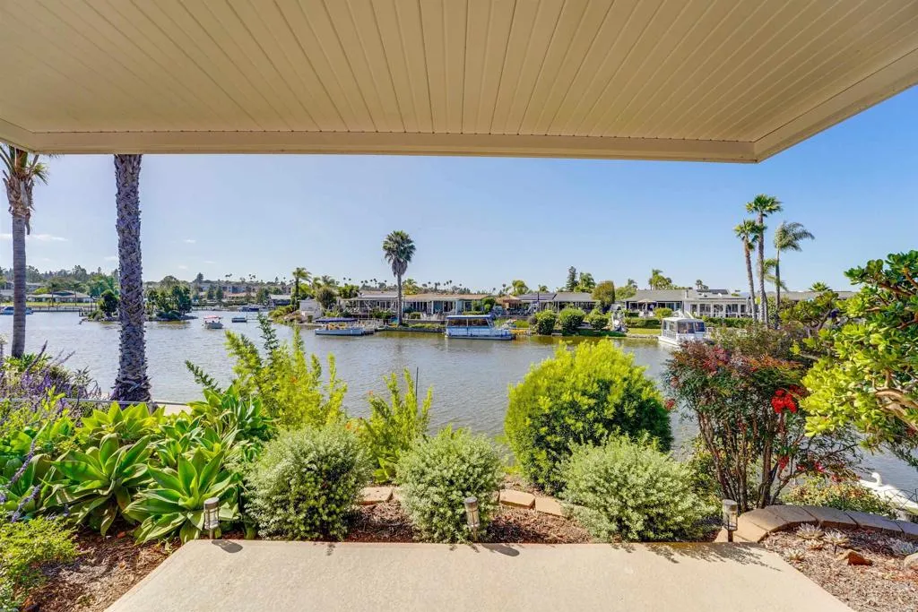 https://cdn.realtyfeed.com/cdn/127/306738392/2e5d8075f92d814f1c2c051d25e38c2d.webp