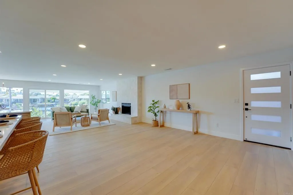 https://cdn.realtyfeed.com/cdn/127/306738392/4a1b47a79017e9b692d359ea99ddcaa8.webp