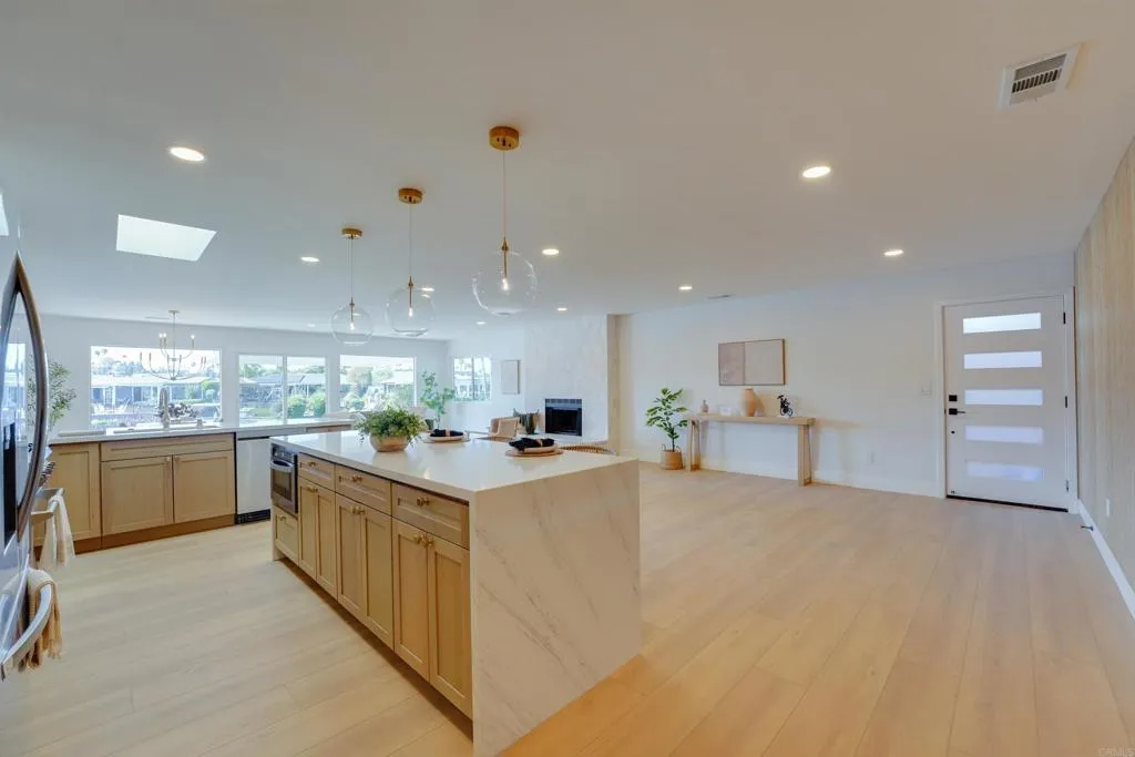 https://cdn.realtyfeed.com/cdn/127/306738392/5aaab06e04a30e87623661bda8034552.webp