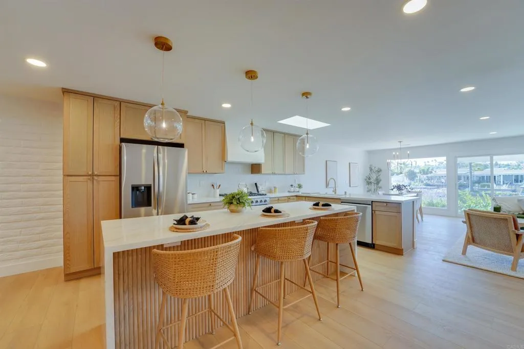 https://cdn.realtyfeed.com/cdn/127/306738392/a681000200cb86f221f606ae9b7bee59.webp