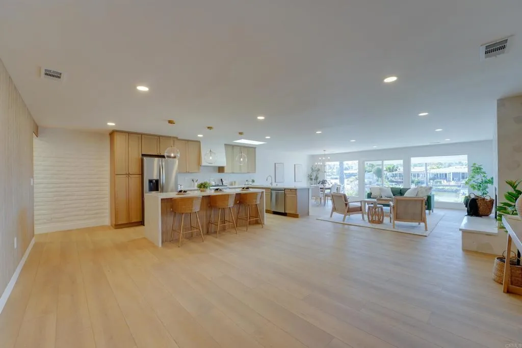 https://cdn.realtyfeed.com/cdn/127/306738392/b4203827f8a2755dec49ac663e95d788.webp