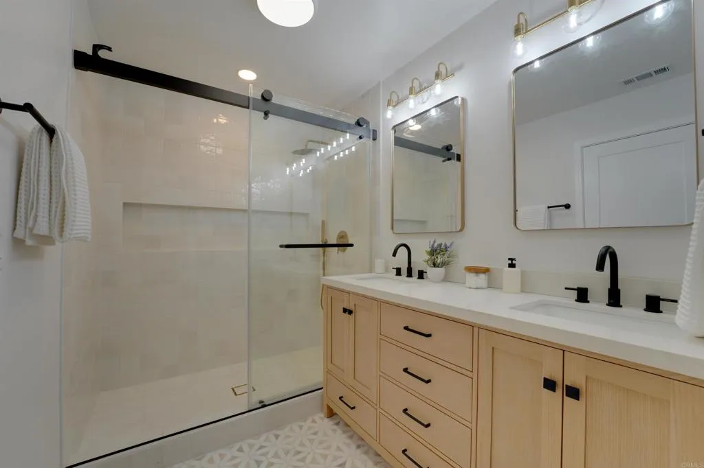 https://cdn.realtyfeed.com/cdn/127/306738392/cb37fd88b2cb6ca86df4a9cc6ec0bef0.webp
