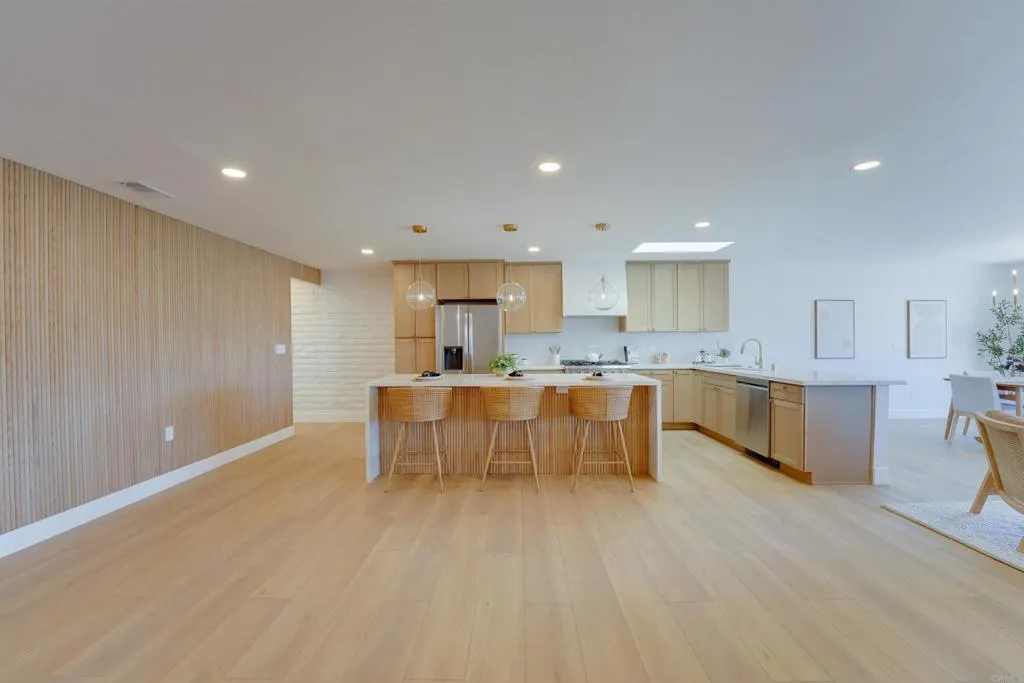 https://cdn.realtyfeed.com/cdn/127/306738392/fbf07cab2dbbd1d5d075e3d773113cd6.webp