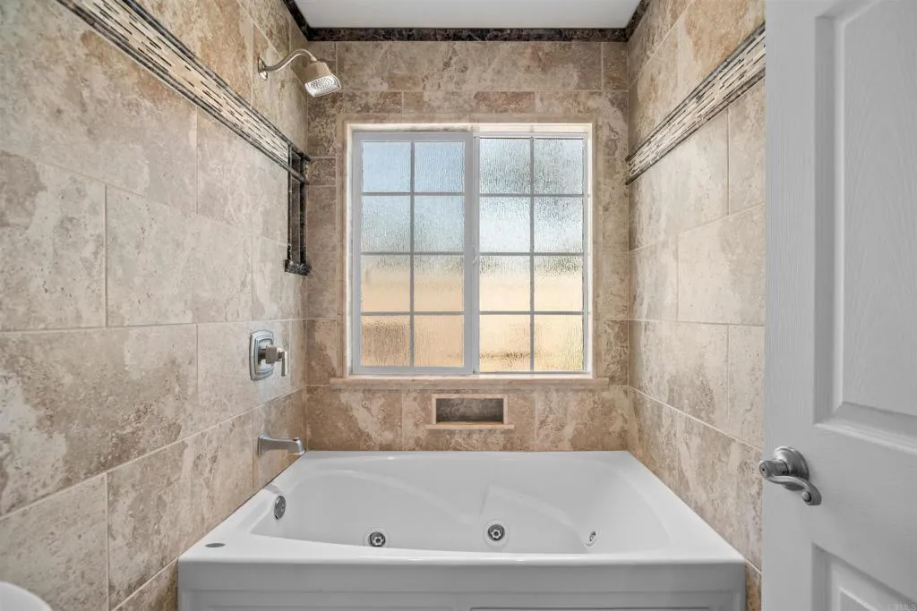 https://cdn.realtyfeed.com/cdn/127/306738522/c5b09b511cc4b1b22e006af9481ac016.webp