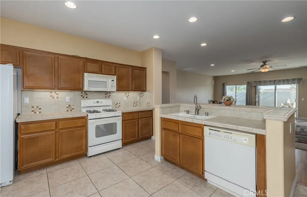 64243 Eagle Mountain Avenue, Desert Hot Springs, CA 92240 - Photo 5 of 30, Desert Hot Springs, CA