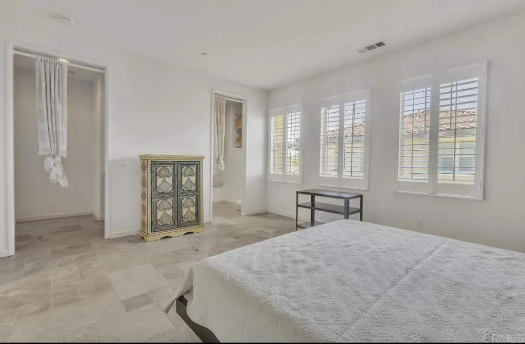 https://cdn.realtyfeed.com/cdn/127/306738617/982f6f080683a9c34732c8e0ff100ad8.webp