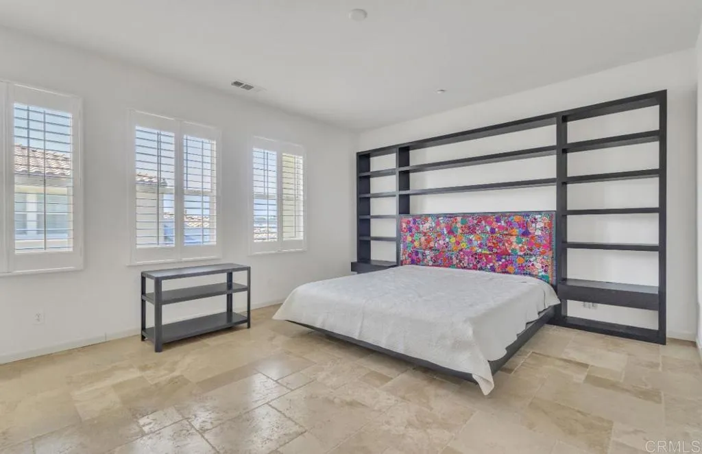 https://cdn.realtyfeed.com/cdn/127/306738617/ea40b8d21b931a95cd693355fc0a097e.webp