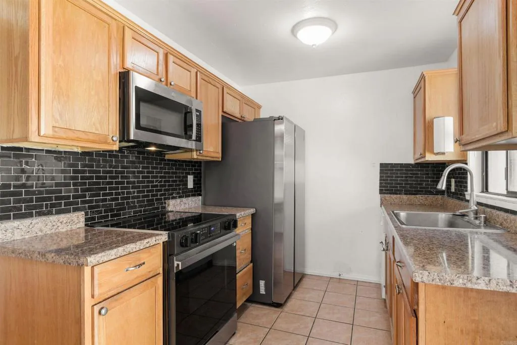 Photo #8: PTP2604405 Listing: Photo #8