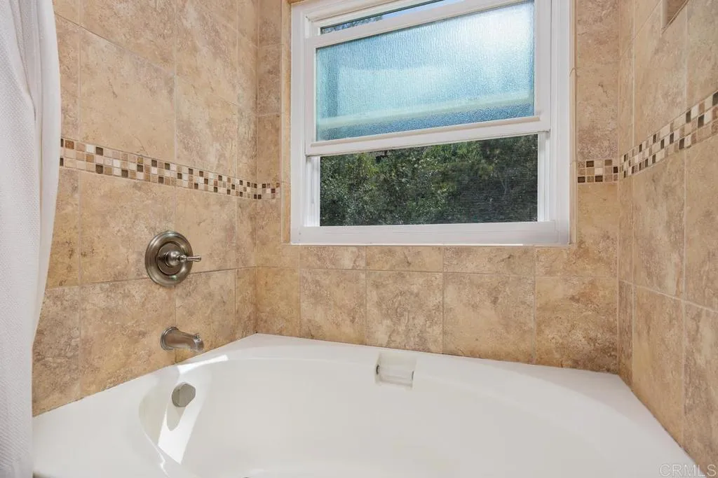 https://cdn.realtyfeed.com/cdn/127/306738630/139ee02afffe06cf6ea8d60ef506e96f.webp