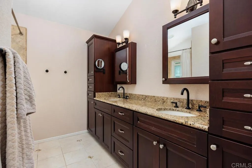 https://cdn.realtyfeed.com/cdn/127/306738630/b1fcda49cb831ec2bbd79b3ce4c4187c.webp