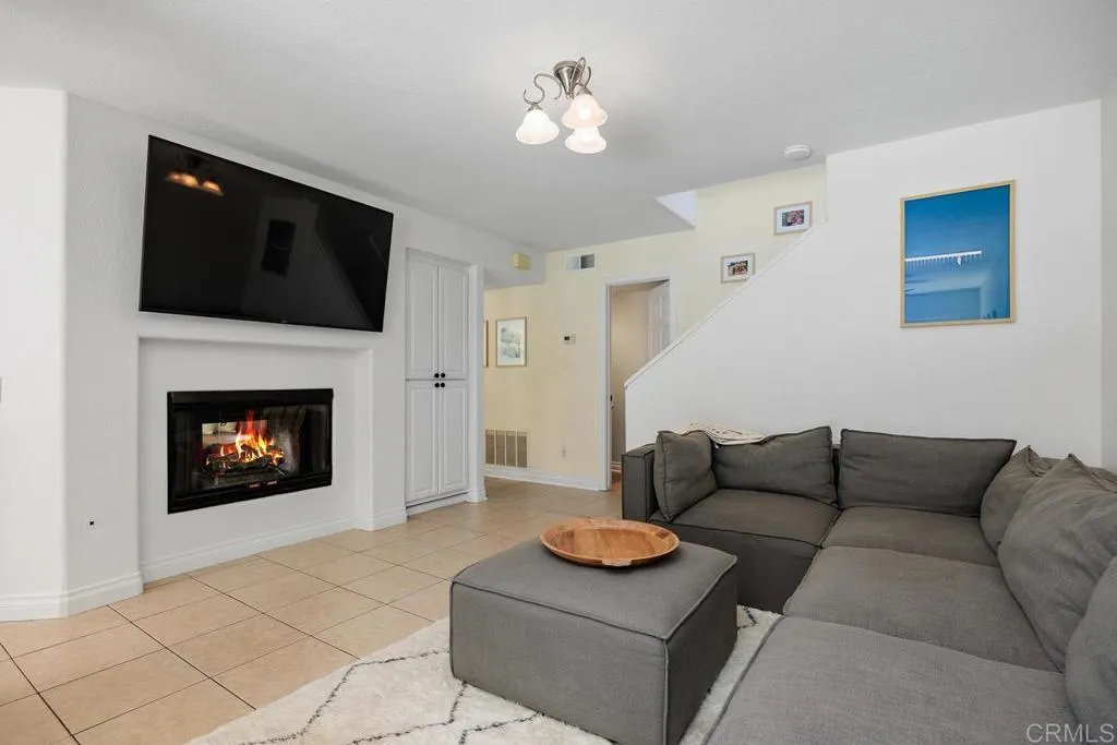 https://cdn.realtyfeed.com/cdn/127/306738630/bb9604ae5fe452f971681f6c65cae09e.webp