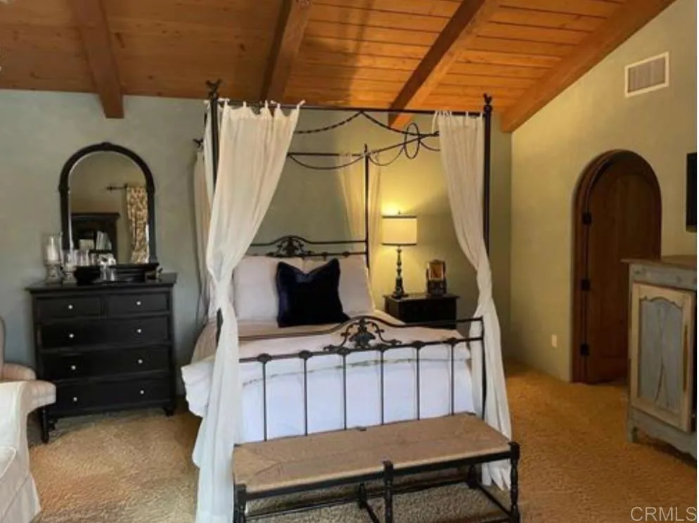 https://cdn.realtyfeed.com/cdn/127/306738693/627f9aa45198ed22f2876ba3687dcfe6.webp