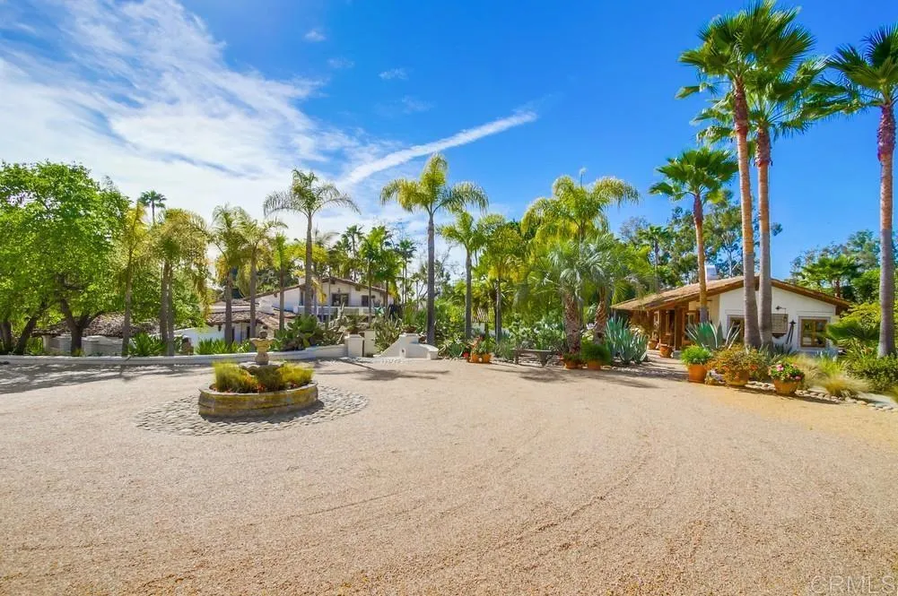 https://cdn.realtyfeed.com/cdn/127/306738693/702a35cc366760e2b31acdbce6339852.webp