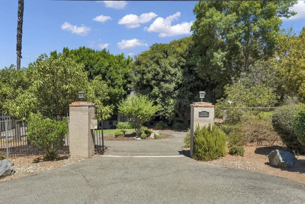 https://cdn.realtyfeed.com/cdn/127/306738741/2c775c82404b4dc39d4c948e259f8c7c.webp