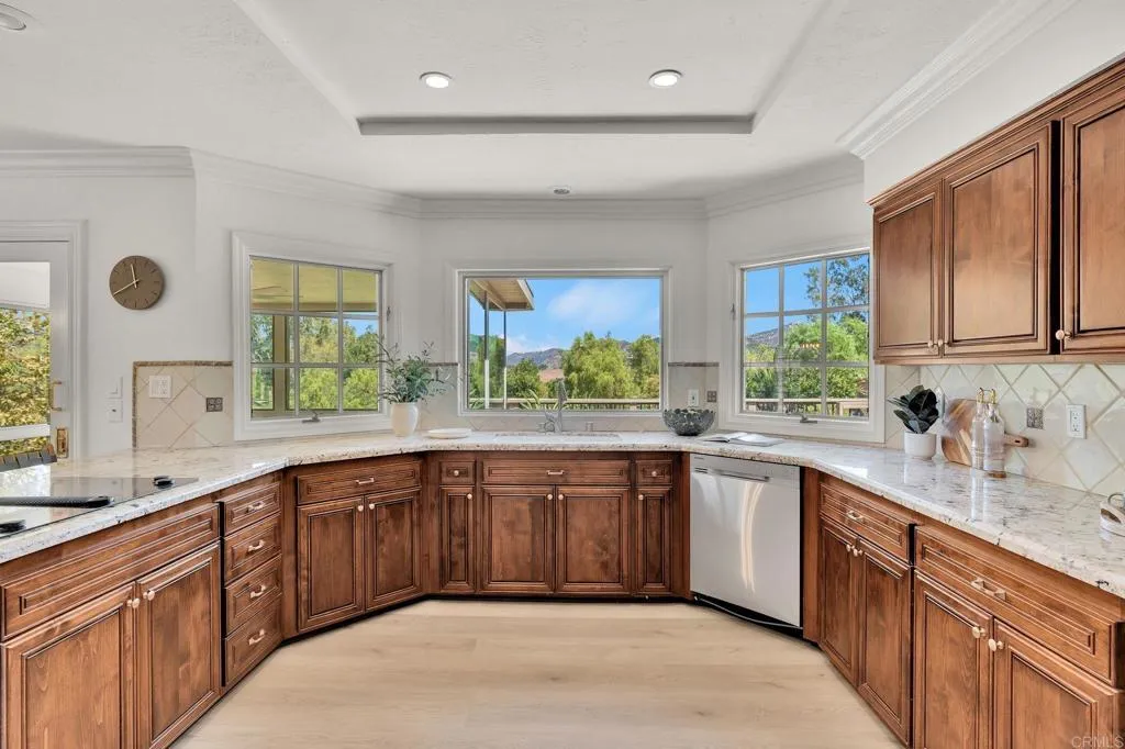 https://cdn.realtyfeed.com/cdn/127/306738741/66bf7d56c0ac76763a2a61e23ef6b7b7.webp