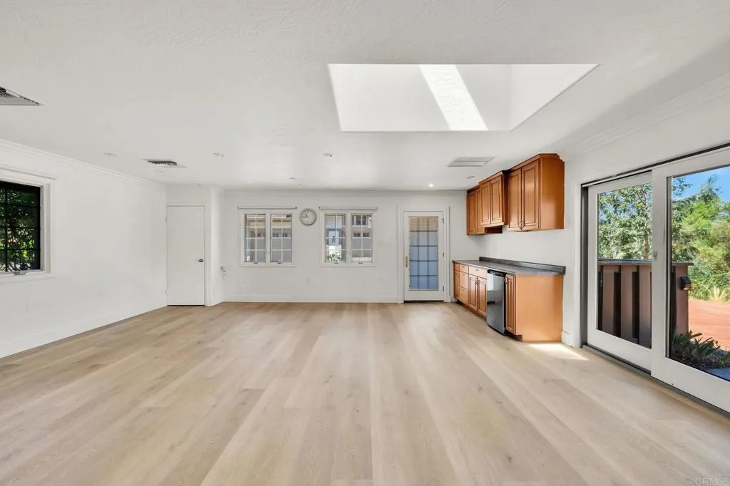 https://cdn.realtyfeed.com/cdn/127/306738741/75a038ff1eaf29f78ba9fd3d999b32d6.webp