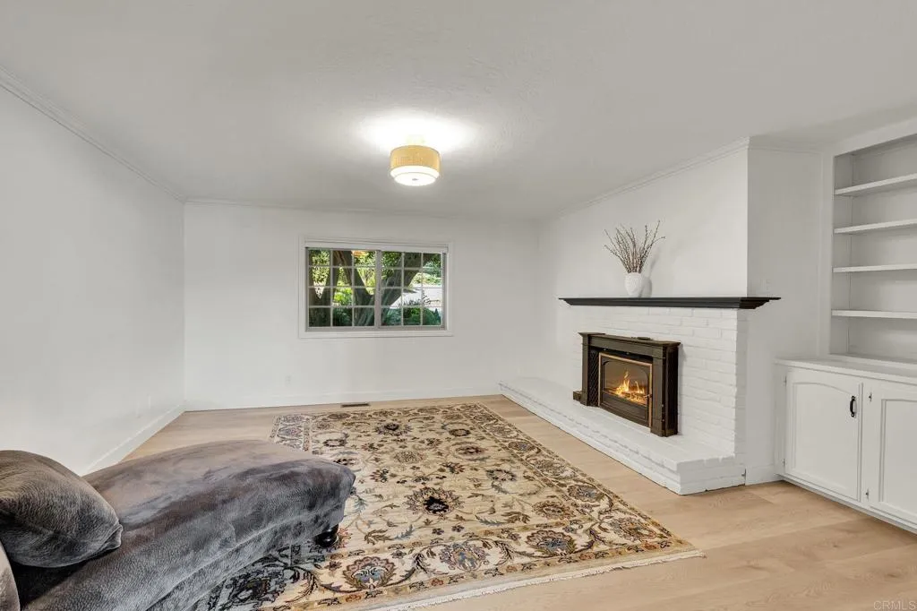 https://cdn.realtyfeed.com/cdn/127/306738741/aebc9753f50d9499d3b51c91ba6fbabf.webp