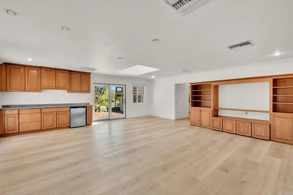 https://cdn.realtyfeed.com/cdn/127/306738741/c0ad59f2575da09669aea3f0ad785d77.webp