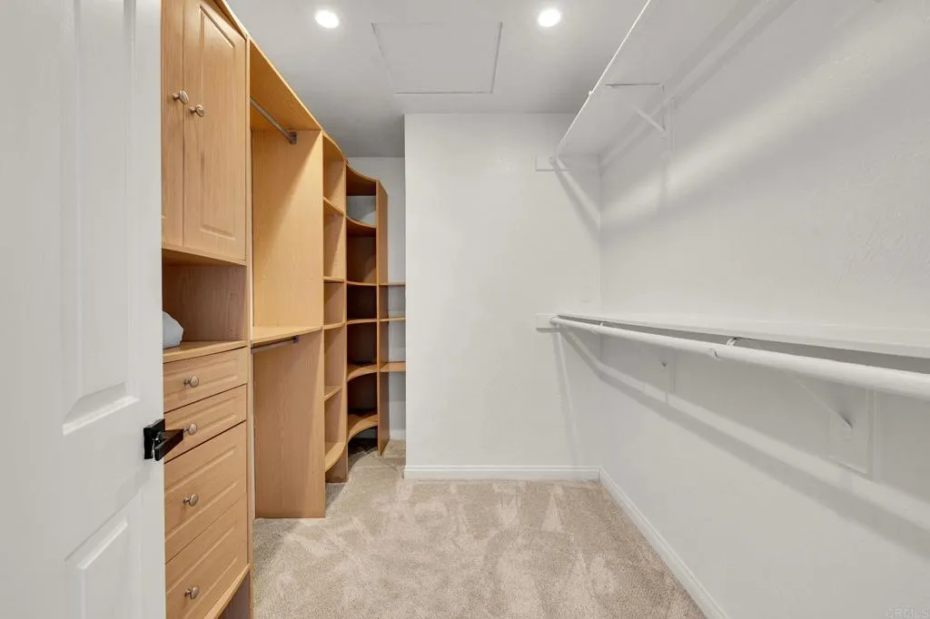 https://cdn.realtyfeed.com/cdn/127/306738741/cc36a2782675f75f225eeed97299c58f.webp