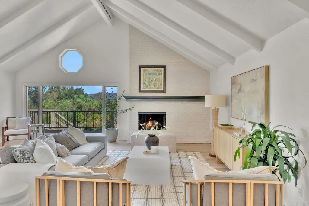 https://cdn.realtyfeed.com/cdn/127/306738741/d18a5e4ff3622b1a60a8ae483a77bbd0.webp