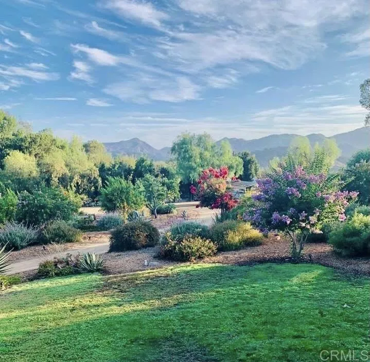 https://cdn.realtyfeed.com/cdn/127/306738741/d2f789d6cc1e5574cb63cb7bb534e101.webp