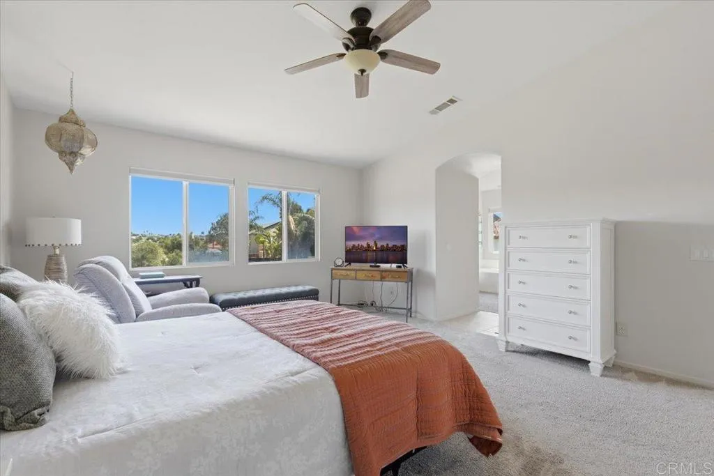 https://cdn.realtyfeed.com/cdn/127/306738767/598e426ec285d22f1581c17475163cf9.webp