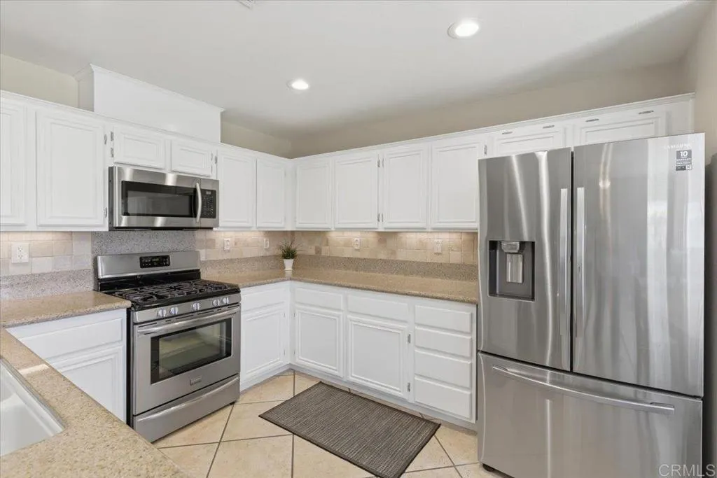 https://cdn.realtyfeed.com/cdn/127/306738767/794123025c403841232b2cfa480dd52f.webp