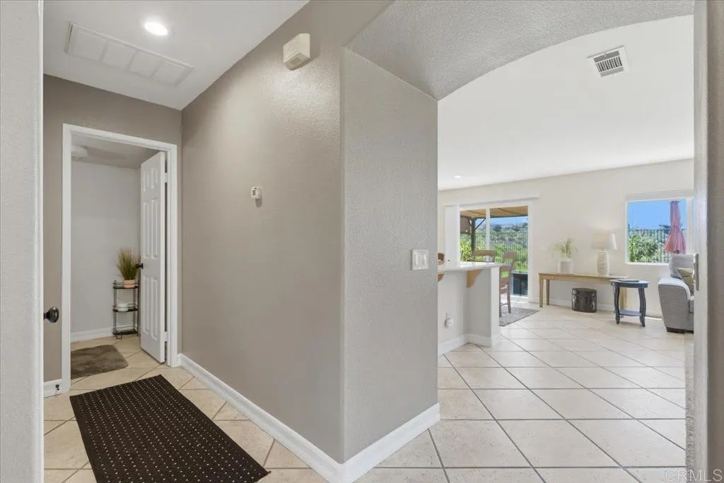 https://cdn.realtyfeed.com/cdn/127/306738767/ac995355b1c8d431fe412b539c977288.webp