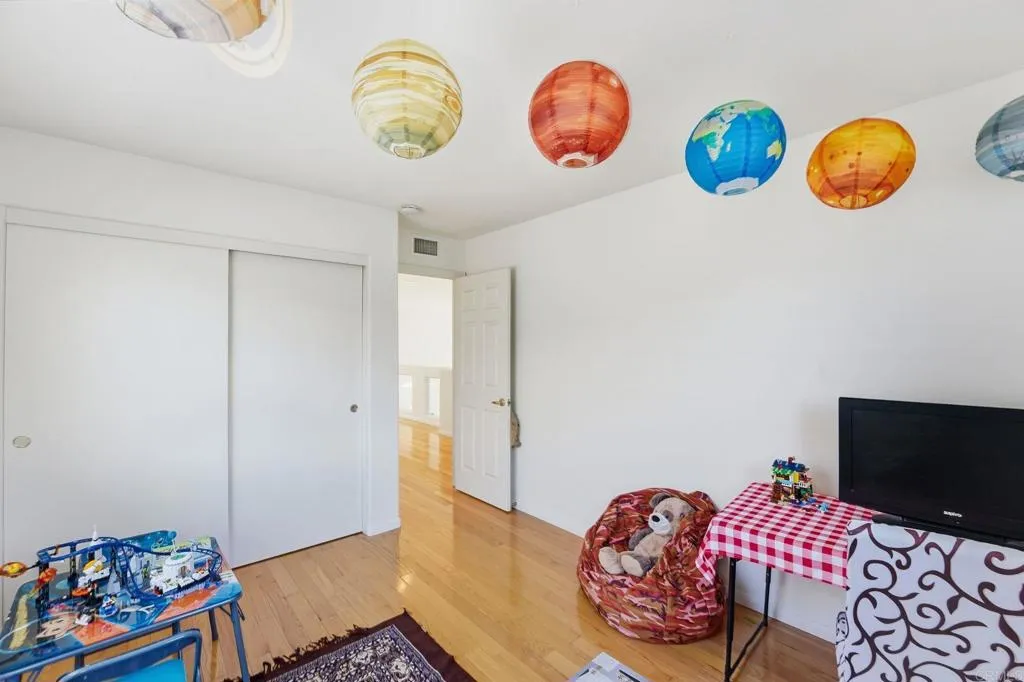 https://cdn.realtyfeed.com/cdn/127/306738845/765df74d58155f5a85e9d9d336cb2baa.webp