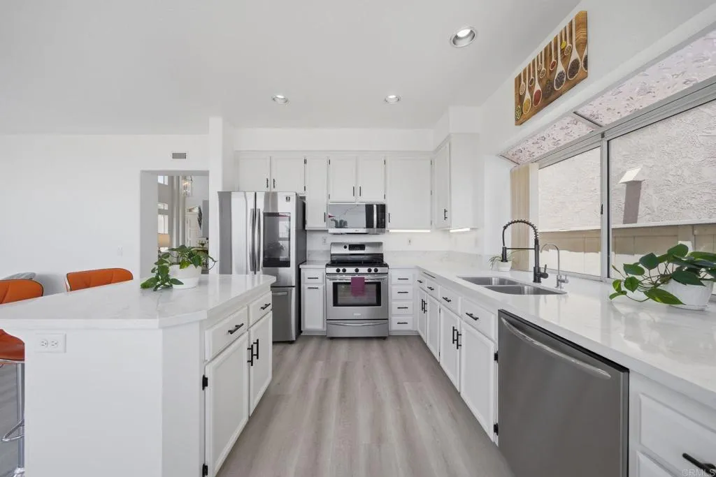 https://cdn.realtyfeed.com/cdn/127/306738845/80a0daee5c577c460c9db7bf40772eeb.webp