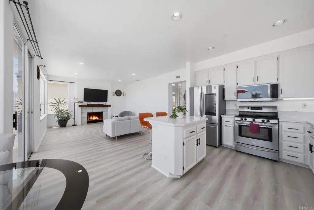 https://cdn.realtyfeed.com/cdn/127/306738845/a6b2afddc482fc5390edb12419ea7d89.webp