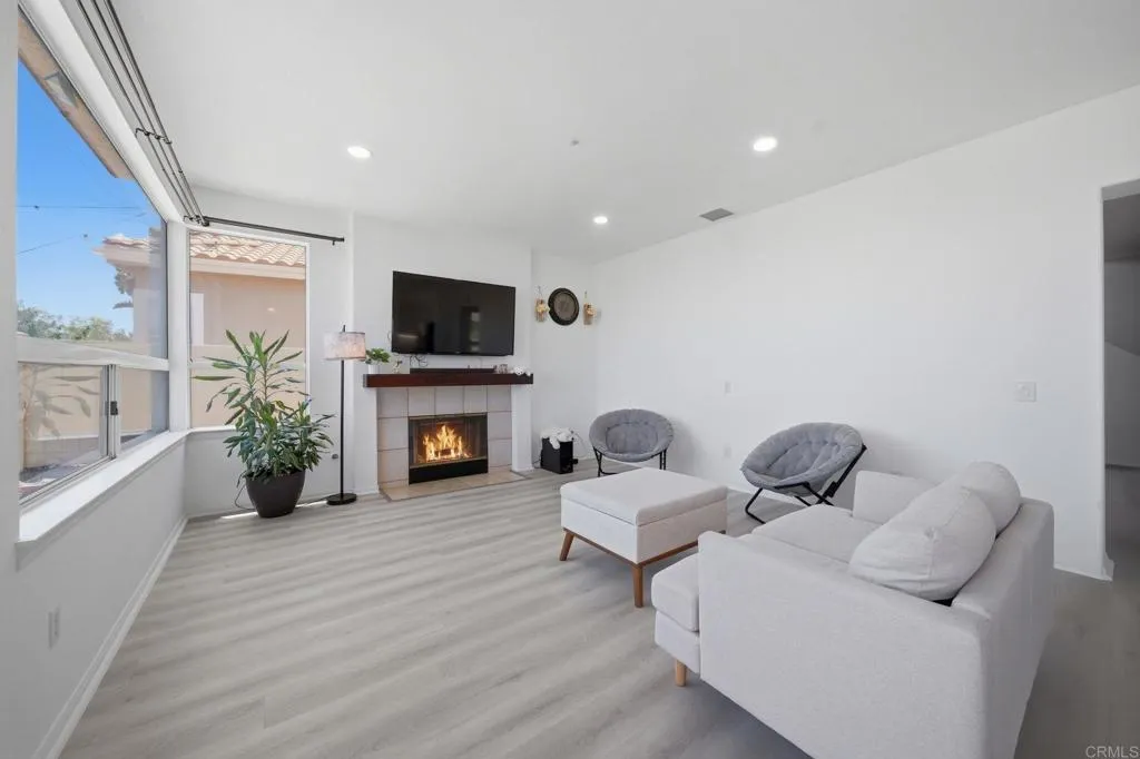 https://cdn.realtyfeed.com/cdn/127/306738845/eaada354c5a182349bfc31a6e674a968.webp