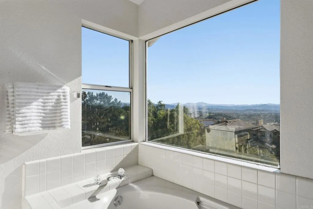 https://cdn.realtyfeed.com/cdn/127/306738845/ffa22f5985f2add6a337ce15fd384389.webp