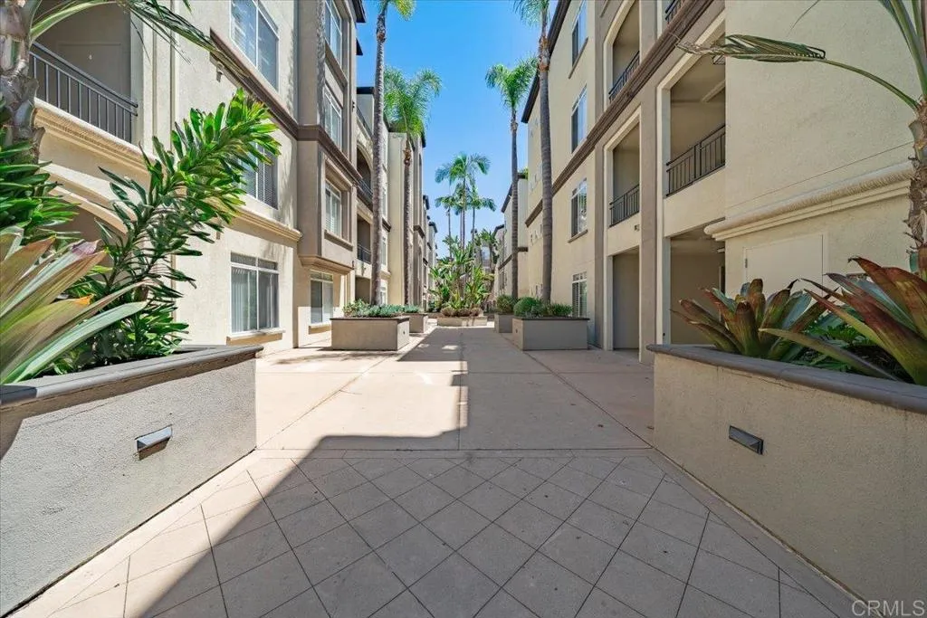 https://cdn.realtyfeed.com/cdn/127/306738852/1bc5d168f0697e5dae3af115608120d1.webp