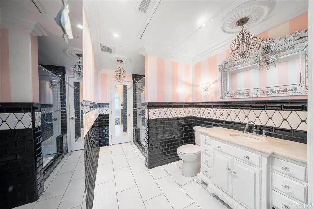 https://cdn.realtyfeed.com/cdn/127/306738852/20d2229534b35763b4b4a6bf728b4c22.webp