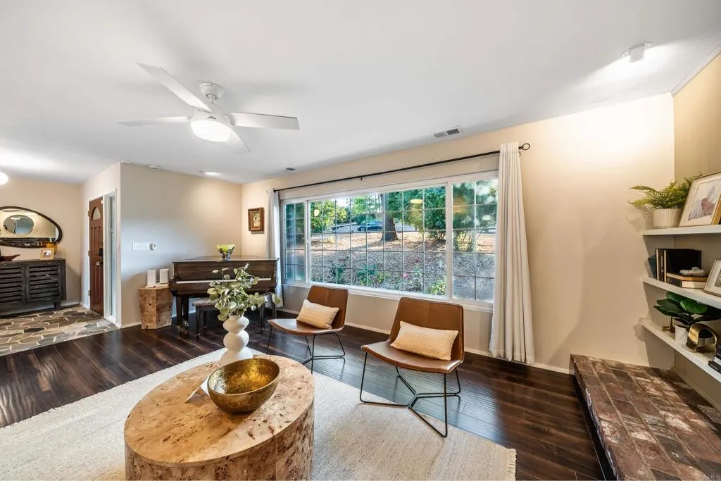 https://cdn.realtyfeed.com/cdn/127/306738852/46e8a2b44a54fc483d6ff6cd84c2fb4a.webp