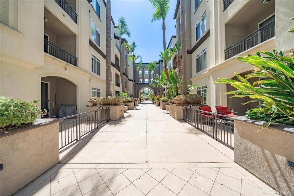 https://cdn.realtyfeed.com/cdn/127/306738852/6e9af9bf05899f528fcbe3471eaaf4ef.webp