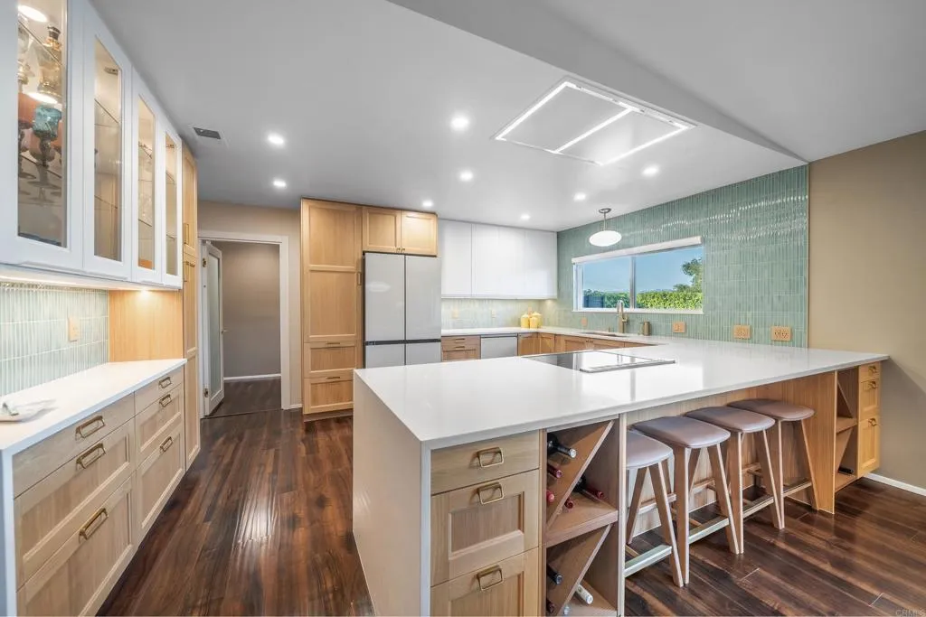 https://cdn.realtyfeed.com/cdn/127/306738852/73e93caa219d99ecd56ac118ccf9c740.webp