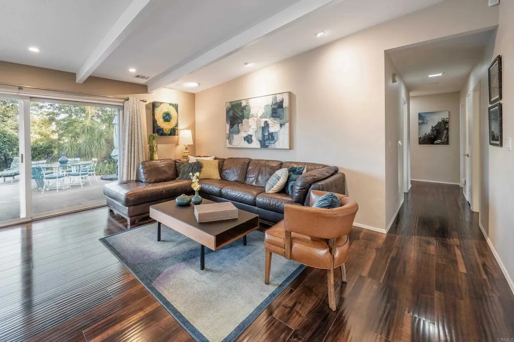 https://cdn.realtyfeed.com/cdn/127/306738852/869e33c8955dbf2113845c14b58aebb7.webp
