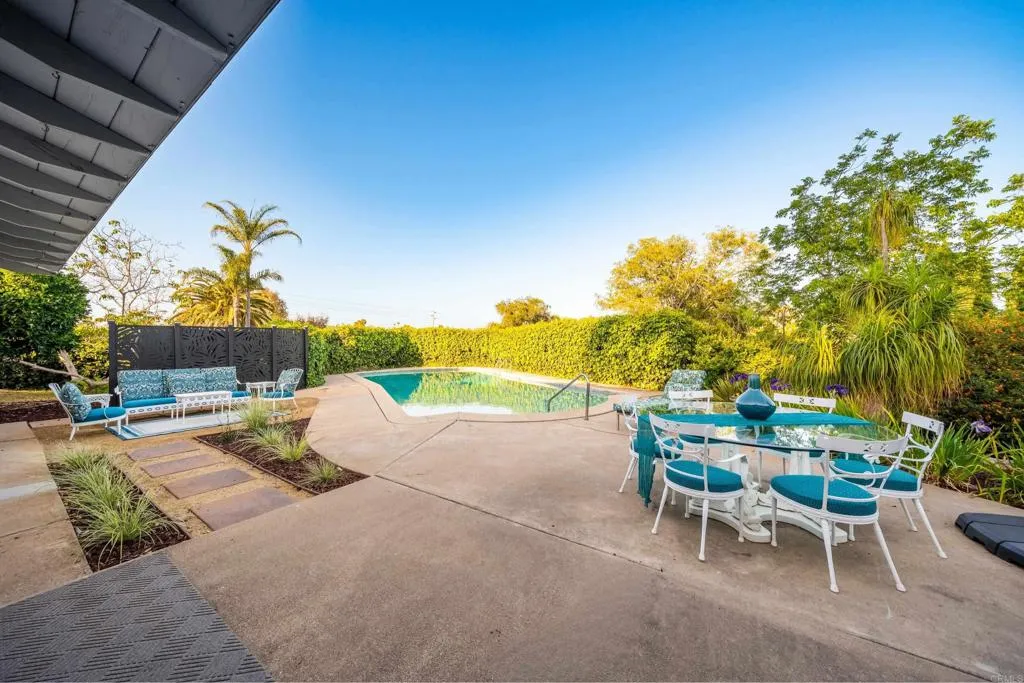 https://cdn.realtyfeed.com/cdn/127/306738852/c9ff02c73dfae2e8ea333b10eaa60a91.webp